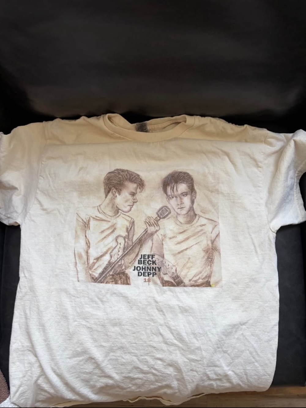 Vintage-Style White Graphic women’s shirt medium